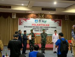 Prajurit Batalyon Infanteri 742/SWY Terima Piagam Penghargaan Dari Bupati Lombok Barat